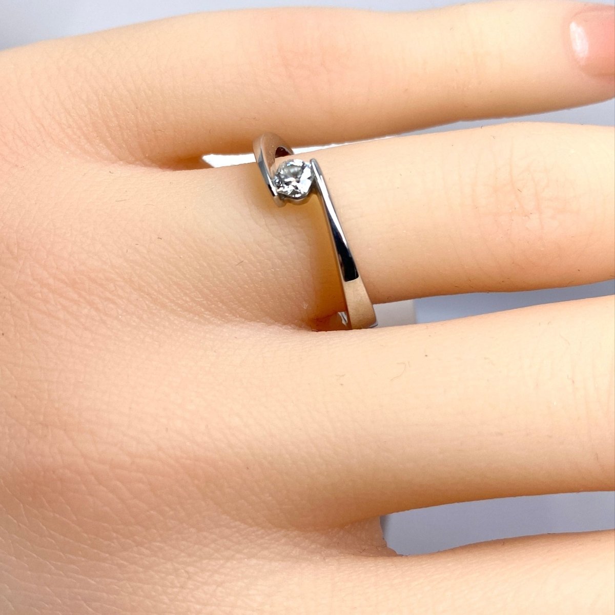 Bague solitaire en or blanc et diamant - Castafiore