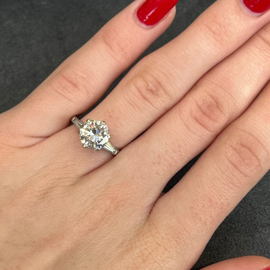 Bague solitaire en or blanc et diamant - Castafiore