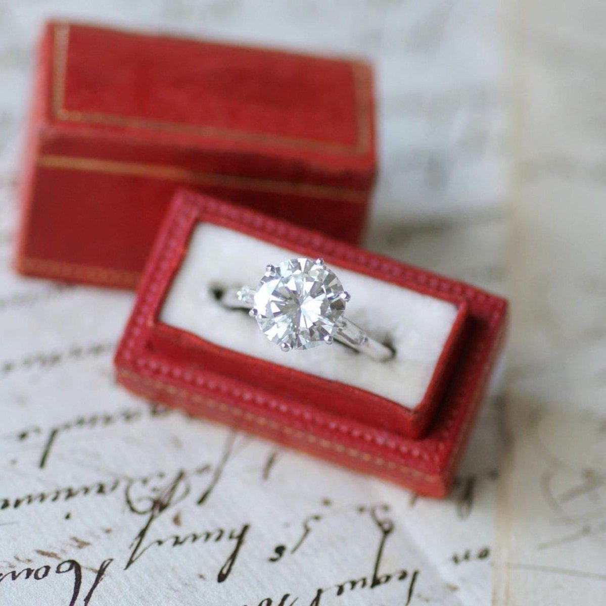 Bague Solitaire en or blanc et diamant - Castafiore