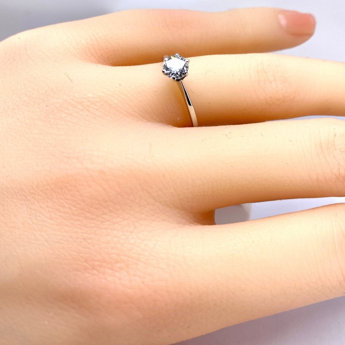 Bague solitaire en or blanc et diamant - Castafiore