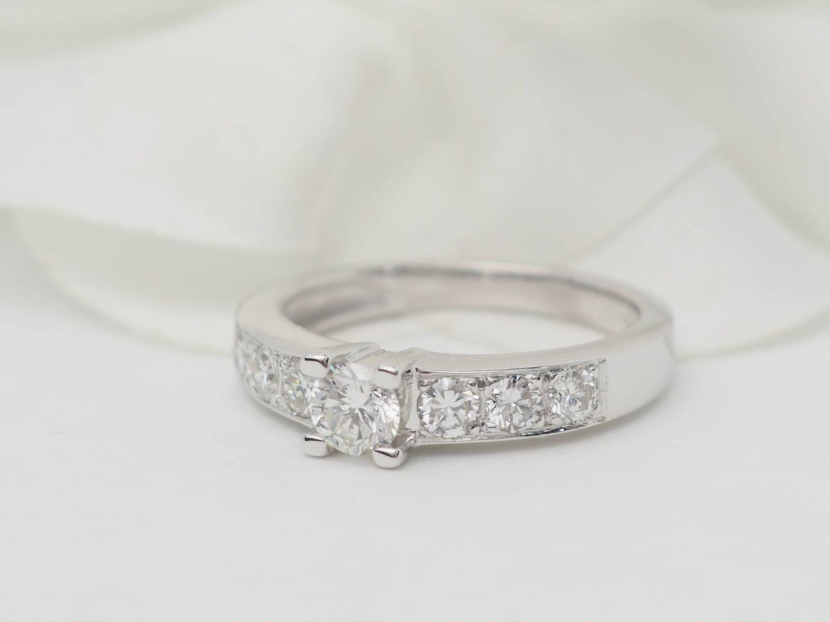 Bague solitaire en or blanc et diamant de 0,28 ct - Castafiore