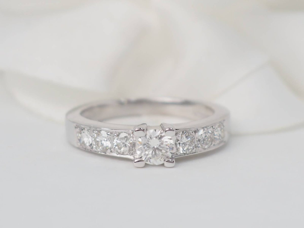 Bague solitaire en or blanc et diamant de 0,28 ct - Castafiore