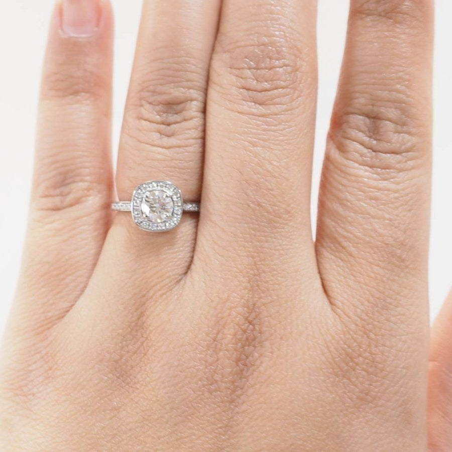 Bague solitaire en or blanc et diamants 0.68ct - Castafiore