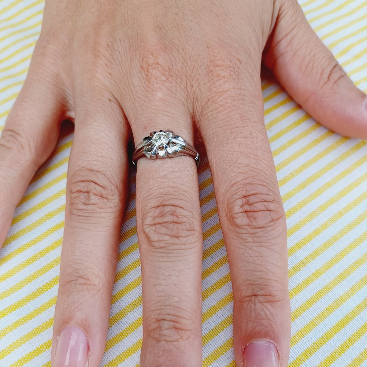 Bague Solitaire en or blanc et diamants - Castafiore