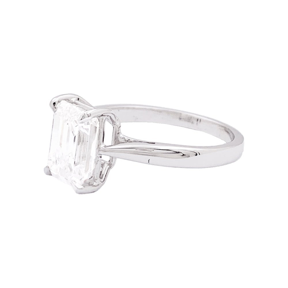 Bague solitaire en or blanc et diamants - Castafiore