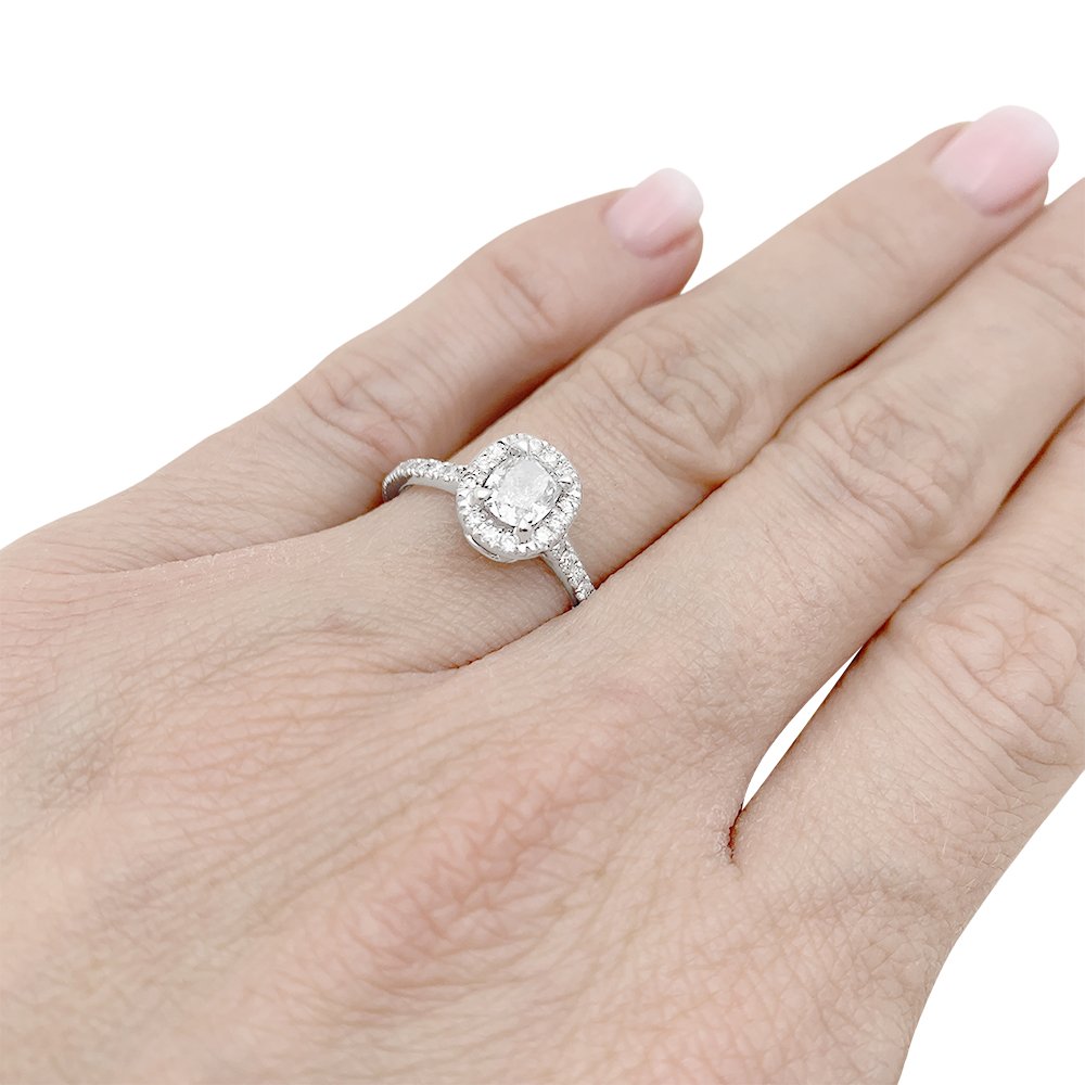 Bague solitaire en or blanc et diamants - Castafiore