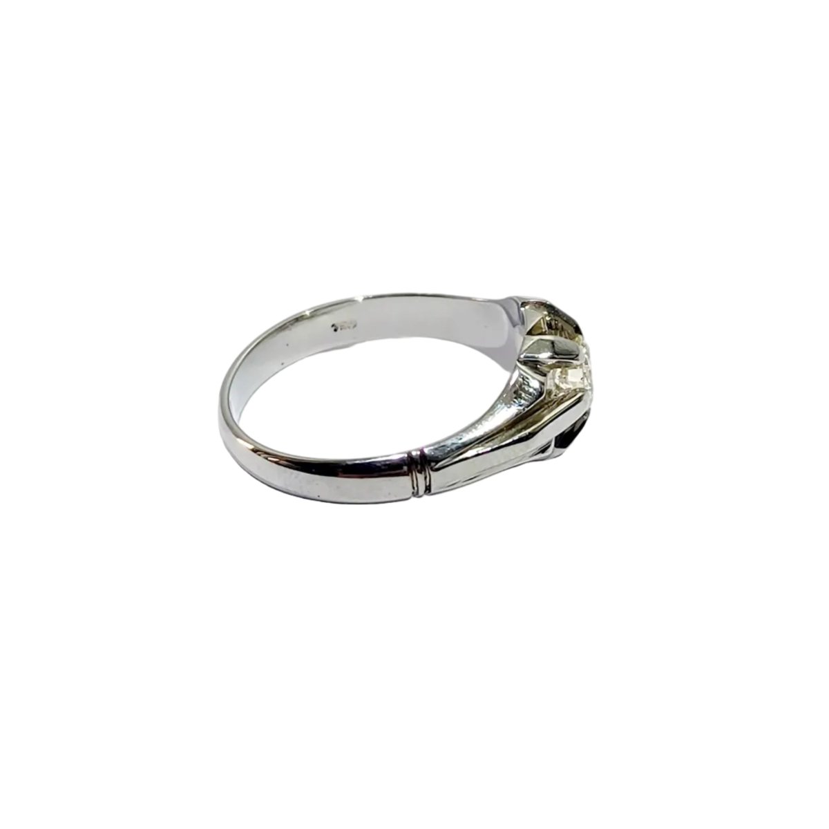 Bague Solitaire en or blanc et diamants - Castafiore