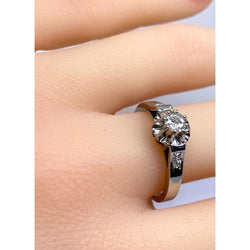 Bague Solitaire en or blanc et diamants - Castafiore