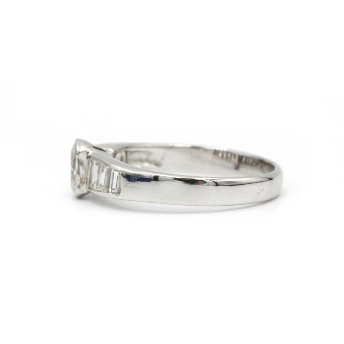 Bague Solitaire en or blanc et diamants - Castafiore