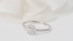 Bague solitaire en or blanc et diamants - Castafiore