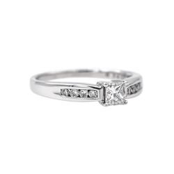 Bague Solitaire en or blanc et diamants - Castafiore