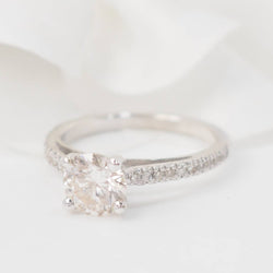 Bague Solitaire en or blanc et diamants - Castafiore