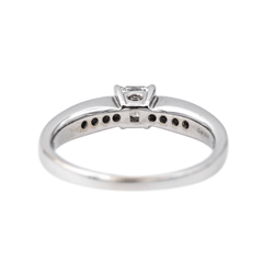Bague Solitaire en or blanc et diamants - Castafiore