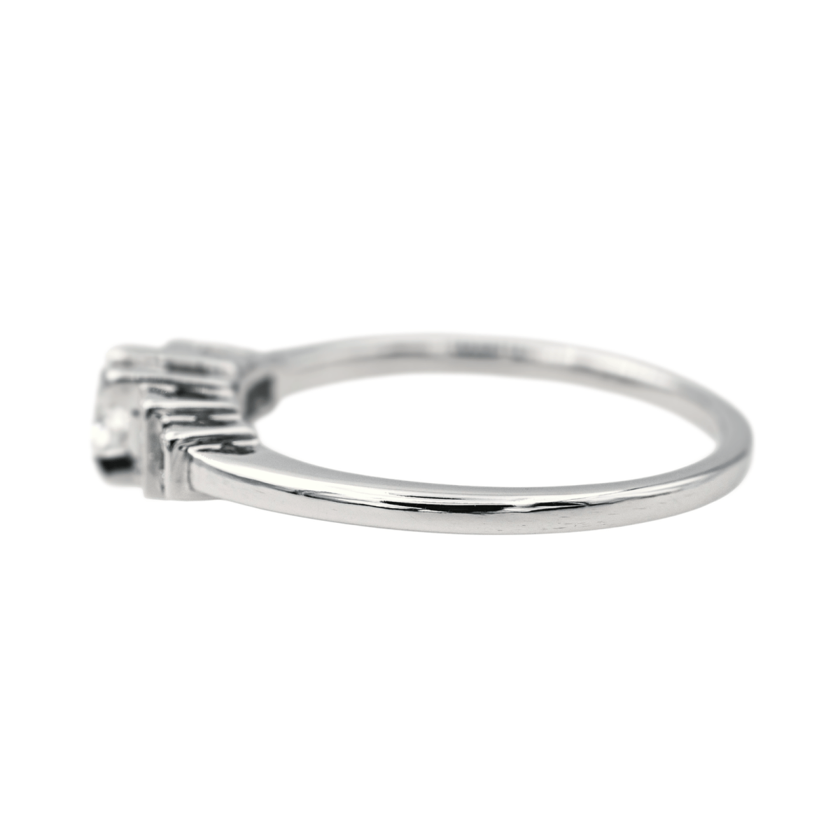 Bague Solitaire en or blanc et diamants - Castafiore