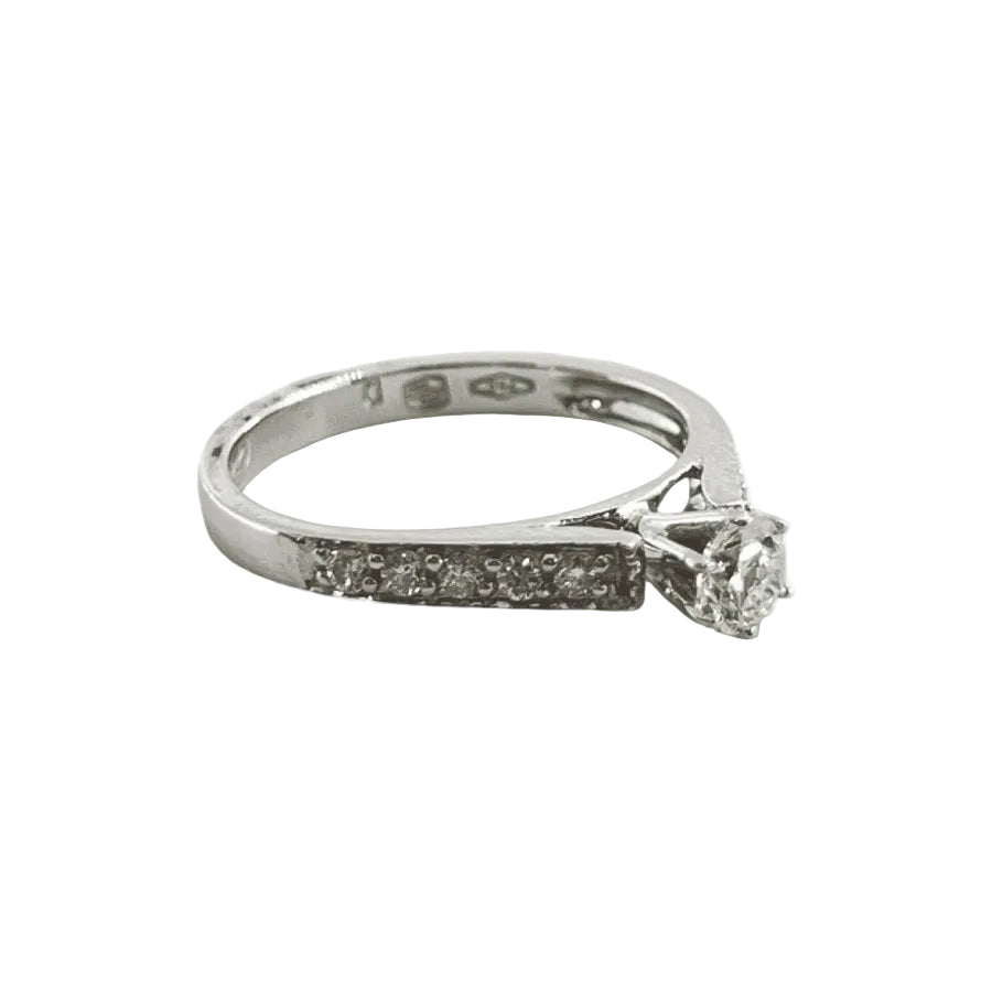 Bague Solitaire en or blanc et diamants - Castafiore