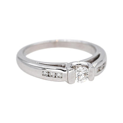 Bague Solitaire en or blanc et diamants - Castafiore