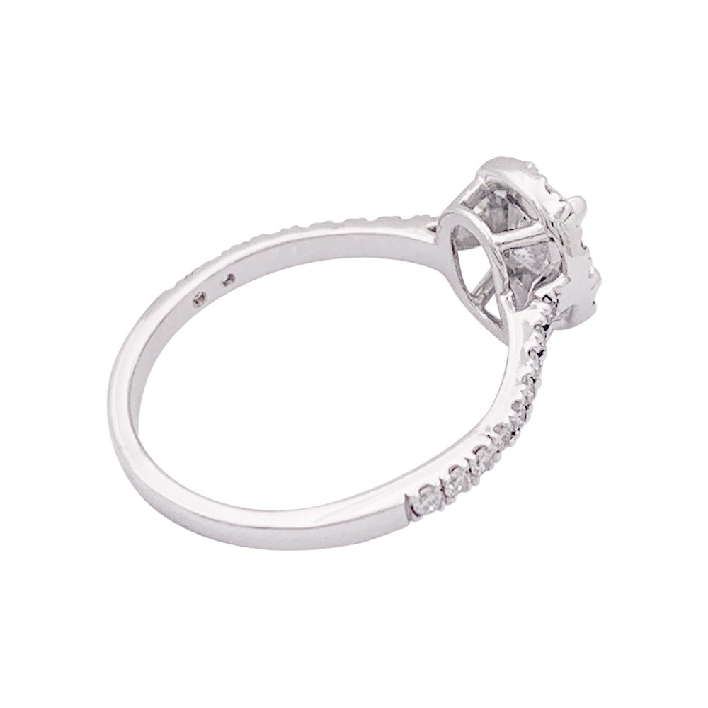 Bague solitaire en or blanc et diamants - Castafiore