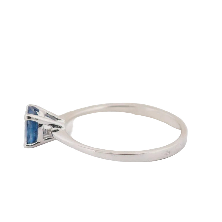 Bague solitaire en or blanc et saphir ovale - Castafiore