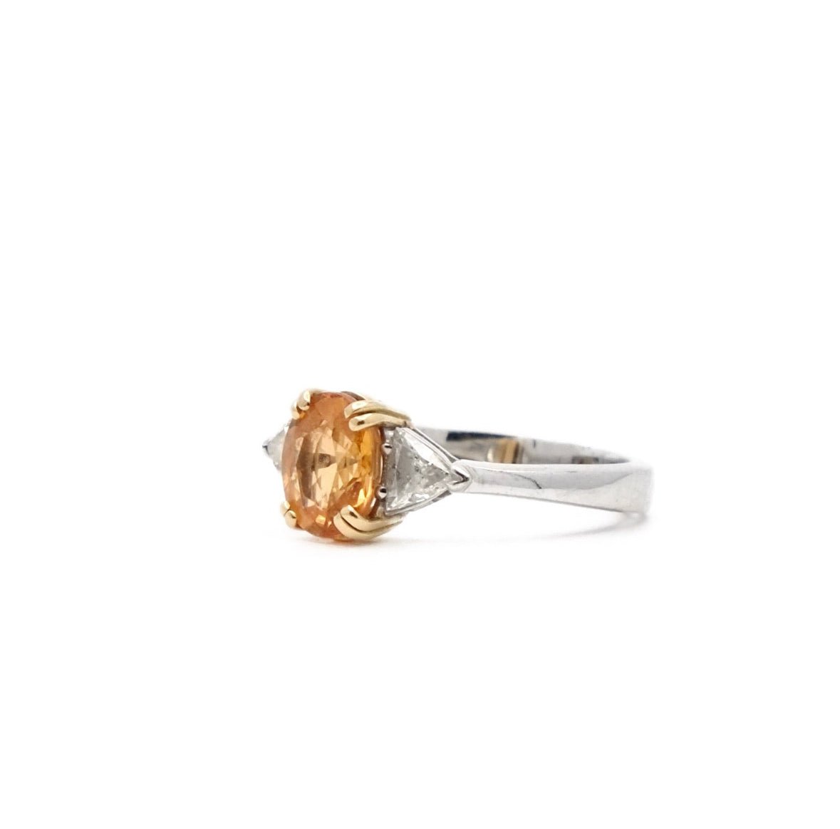 Bague Solitaire en or blanc, grenat et diamants - Castafiore