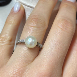 Bague Solitaire en or blanc, perle et diamants - Castafiore