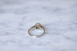 Bague solitaire en or blanc, platine, et diamant - Castafiore