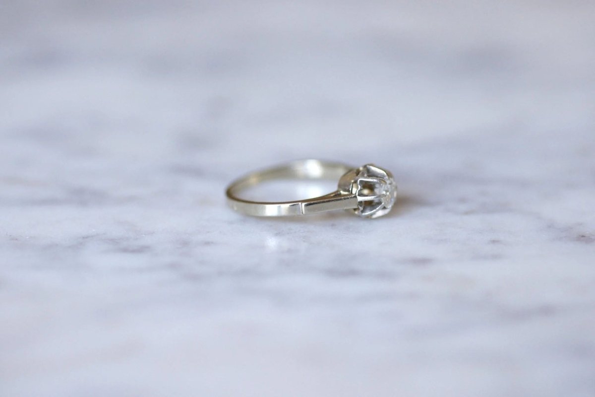 Bague solitaire en or blanc, platine, et diamant - Castafiore