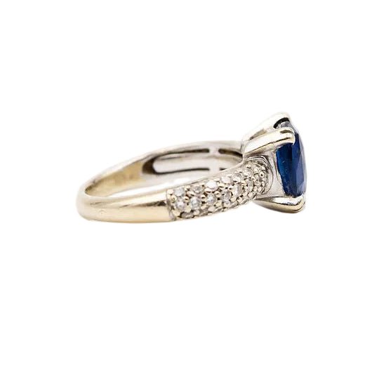 Bague Solitaire en or blanc, saphir et diamants - Castafiore