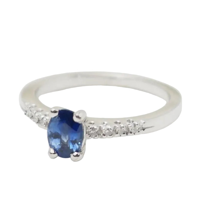 Bague solitaire en or blanc, saphir et diamants - Castafiore