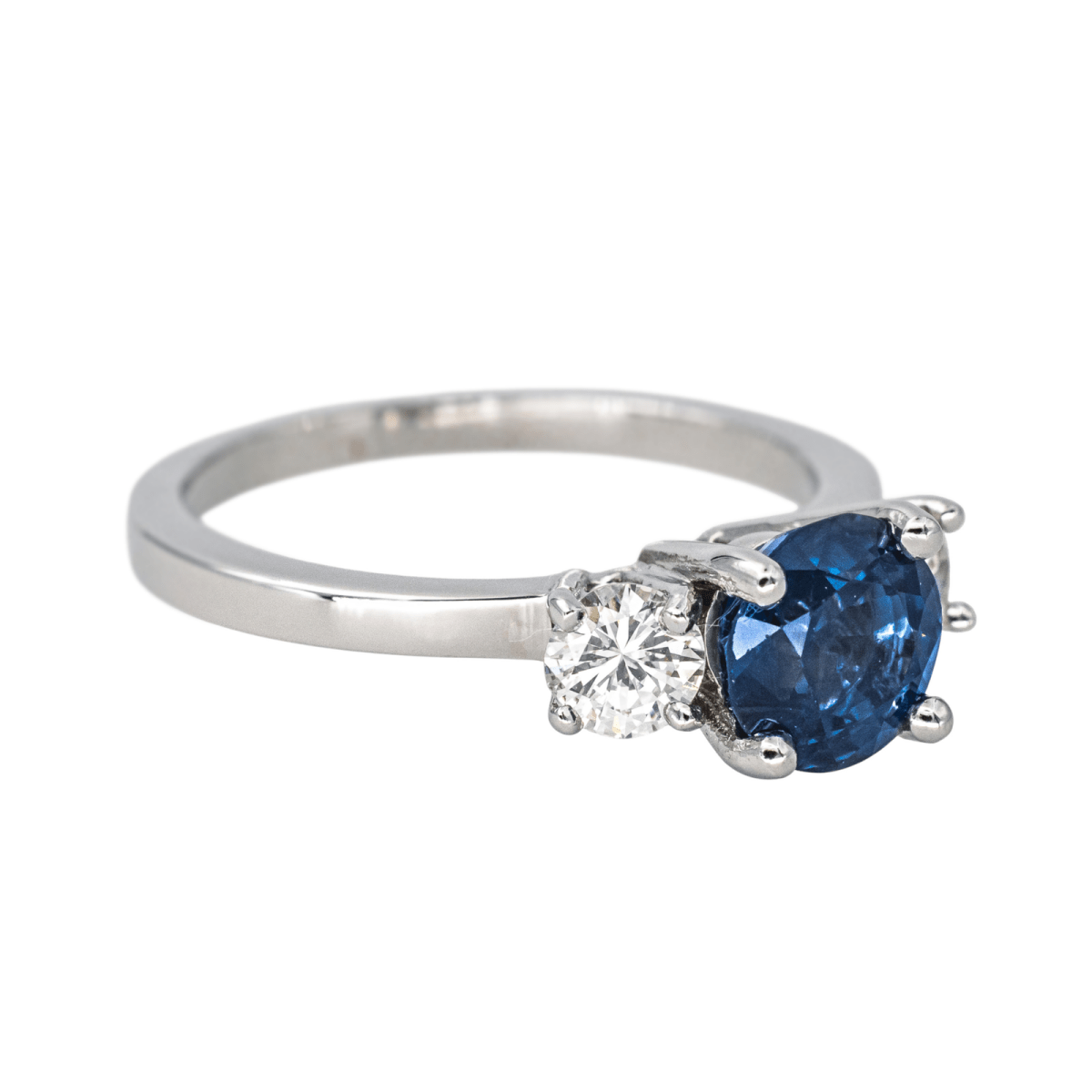 Bague Solitaire en or blanc, saphir et diamants - Castafiore