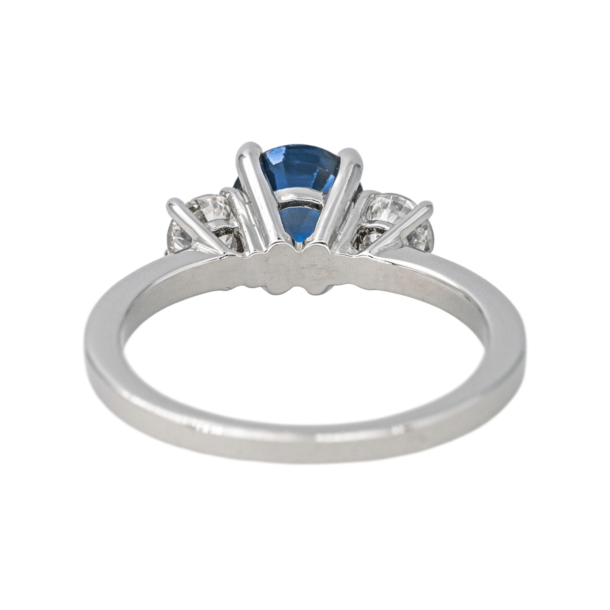Bague Solitaire en or blanc, saphir et diamants - Castafiore