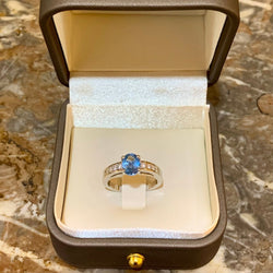 Bague Solitaire en or blanc, topaze et diamants - Castafiore