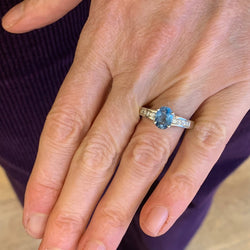 Bague Solitaire en or blanc, topaze et diamants - Castafiore