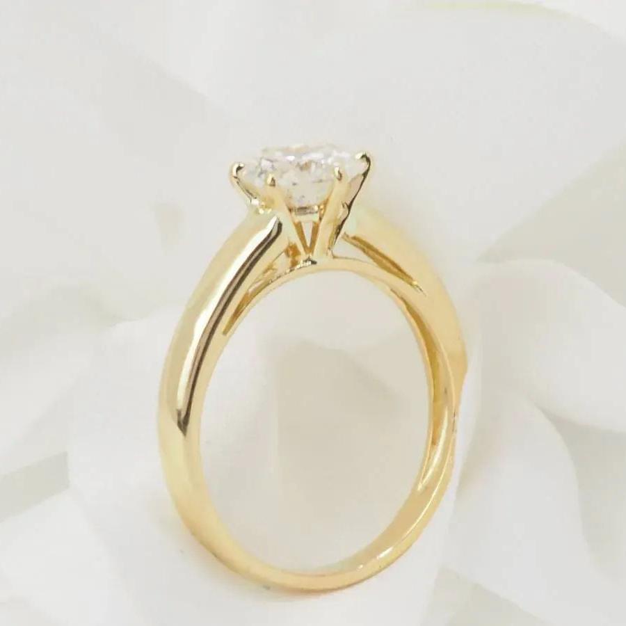 Bague solitaire en or et diamant - Castafiore