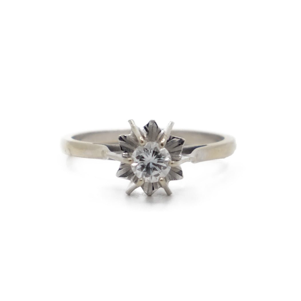 Bague solitaire en or gris et diamant - Castafiore