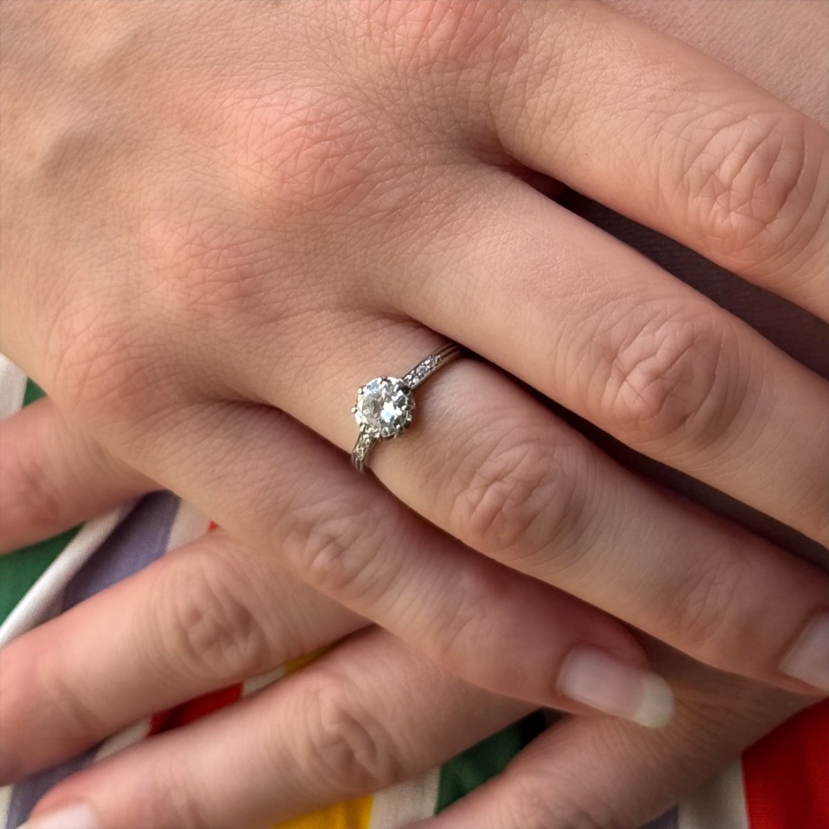 Bague solitaire en or gris et diamant - Castafiore