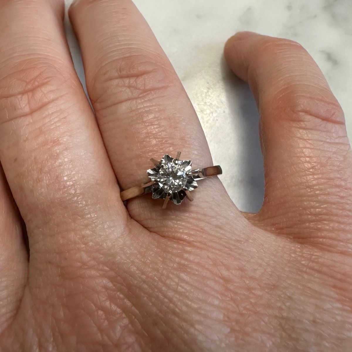 Bague solitaire en or gris et diamant - Castafiore