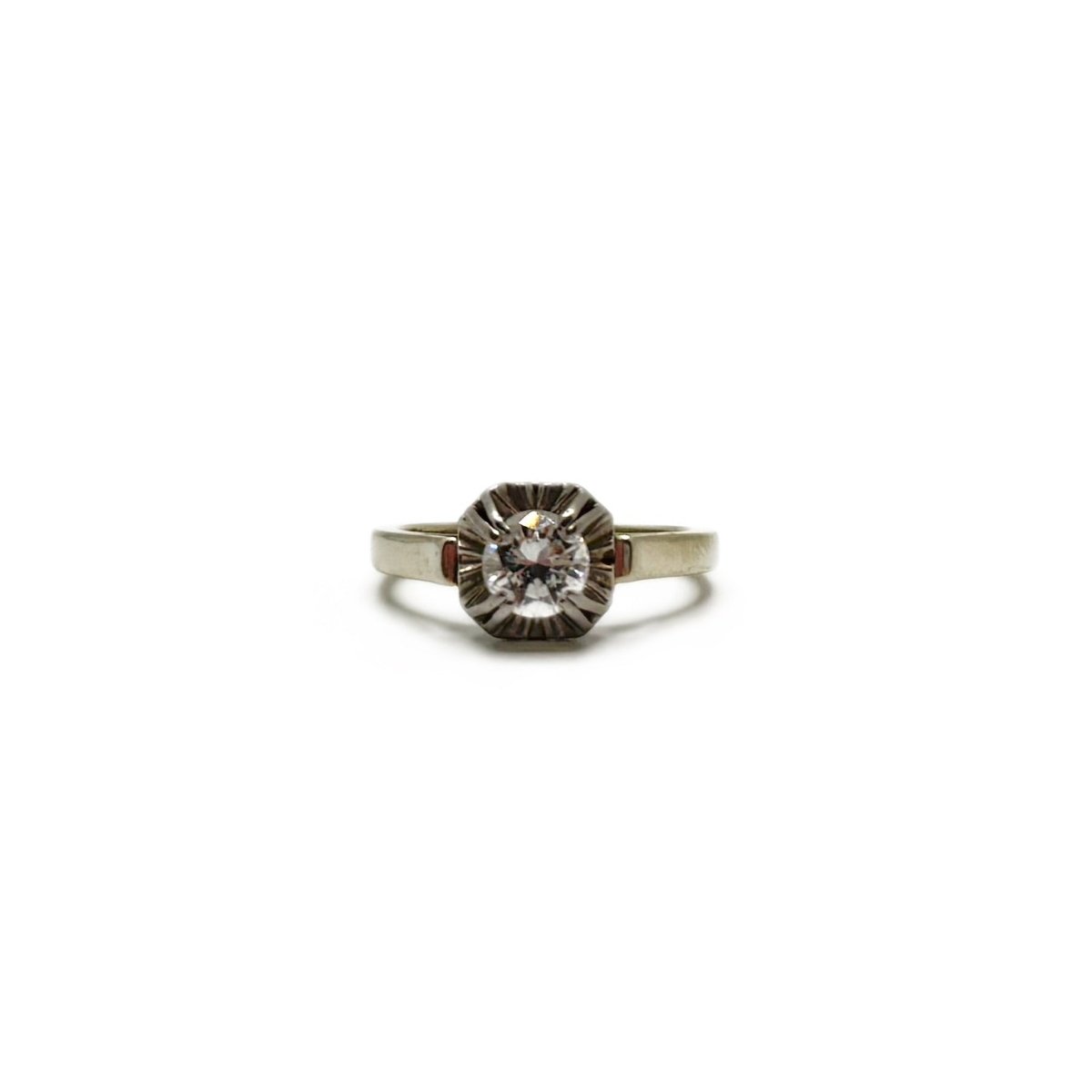 Bague solitaire en or gris et diamant - Castafiore