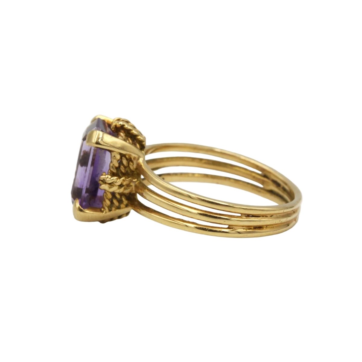 Bague Solitaire en or jaune et améthyste - Castafiore