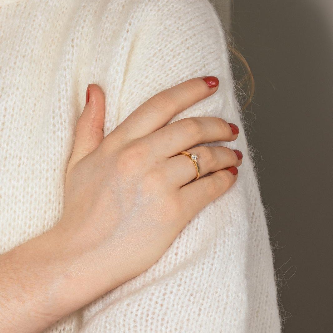 Ring Yellow gold solitaire  diamond 