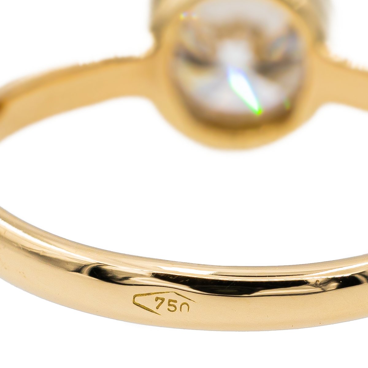 Bague solitaire en or jaune et diamant - Castafiore