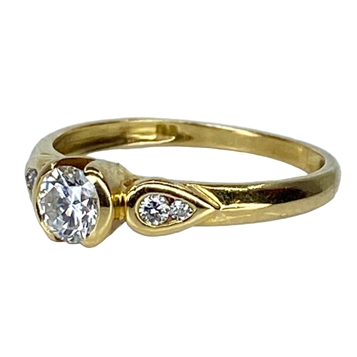 Bague Solitaire en or jaune et diamants - Castafiore