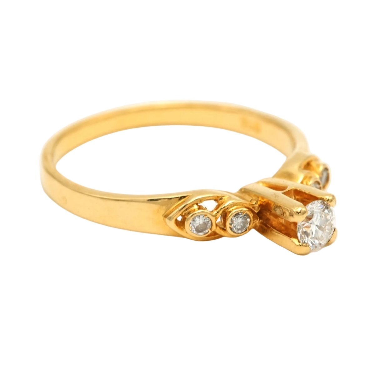Bague Solitaire en or jaune et diamants - Castafiore