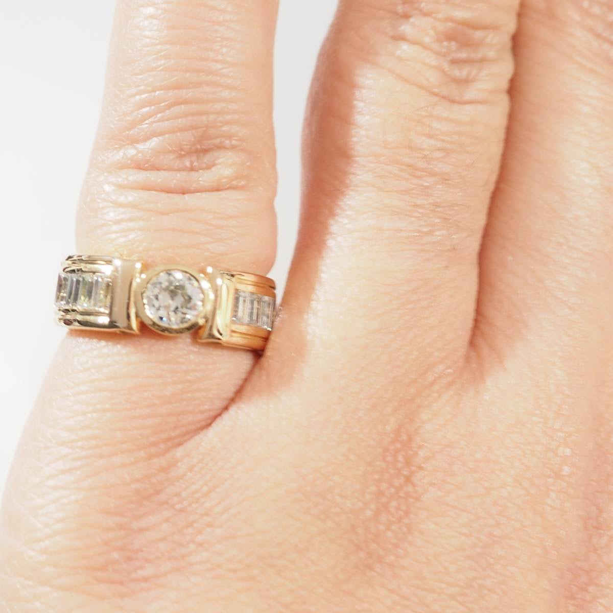 Bague Solitaire en or jaune et diamants - Castafiore