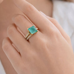 Bague Solitaire en or jaune et émeraude - Castafiore