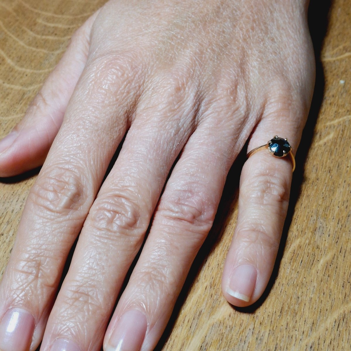 Bague Solitaire en or jaune et hématite - Castafiore