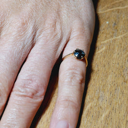 Bague Solitaire en or jaune et hématite - Castafiore