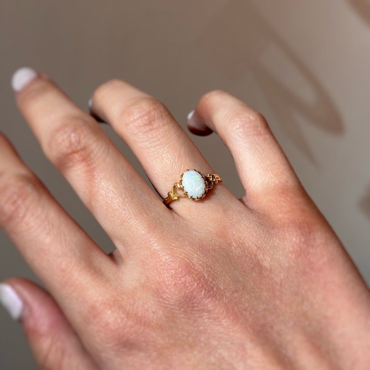 Bague Solitaire en or jaune et opale - Castafiore