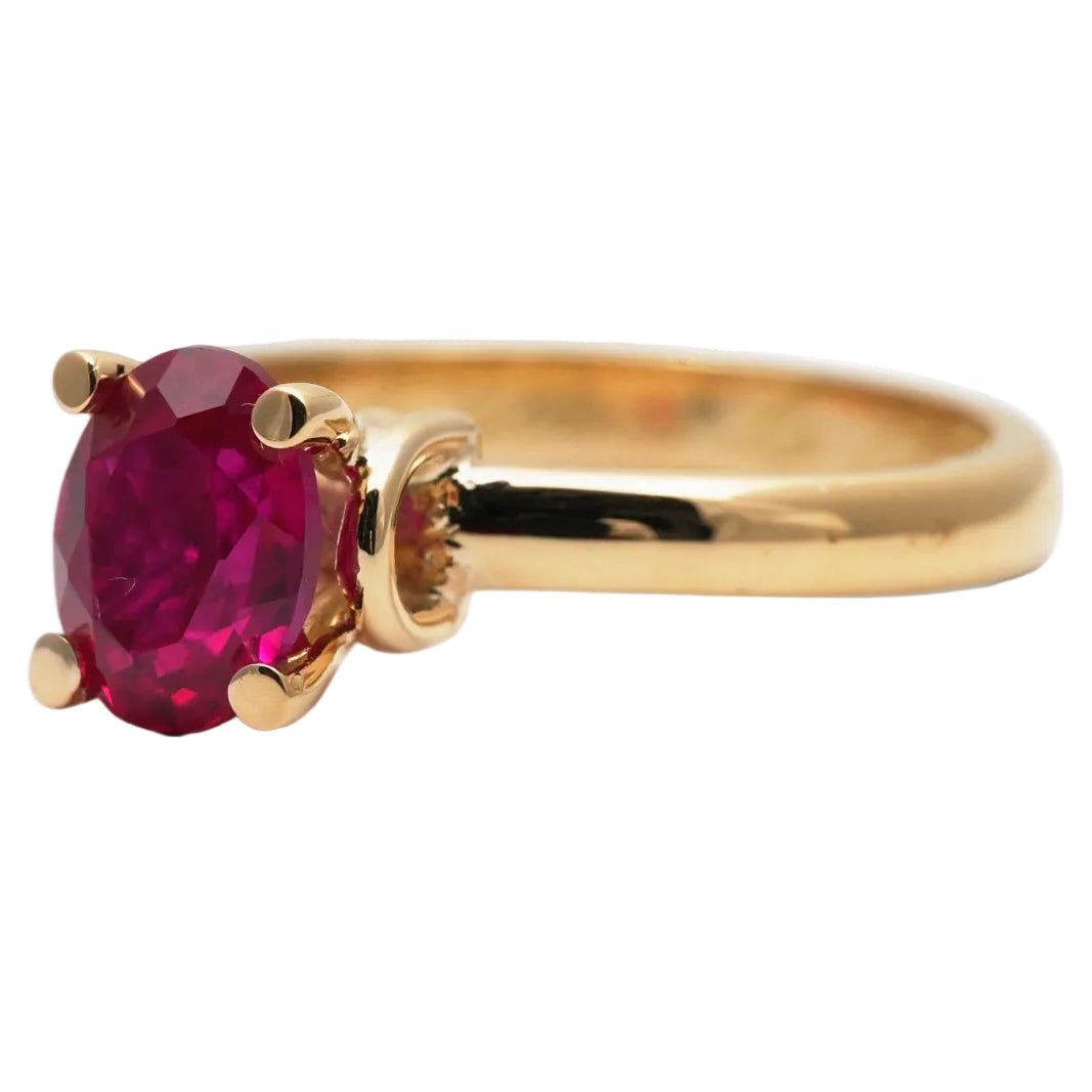 Bague Solitaire en or jaune et rubis - Castafiore