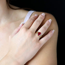 Bague Solitaire en or jaune et rubis - Castafiore