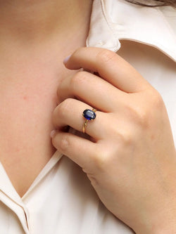 Bague Solitaire en or jaune et saphir - Castafiore